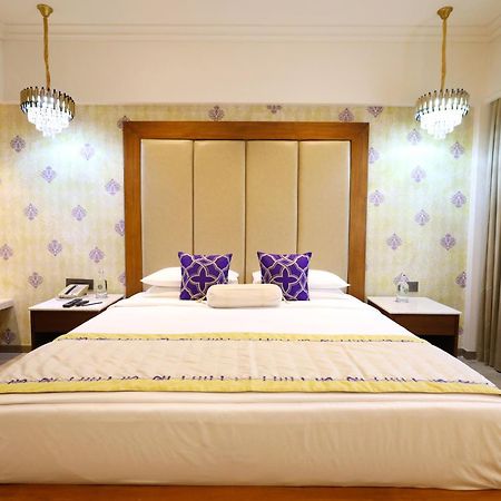 Vivanta Bengaluru Residency Road Extérieur photo