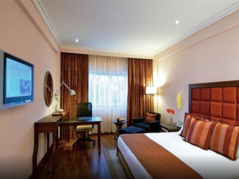 Vivanta Bengaluru Residency Road Extérieur photo