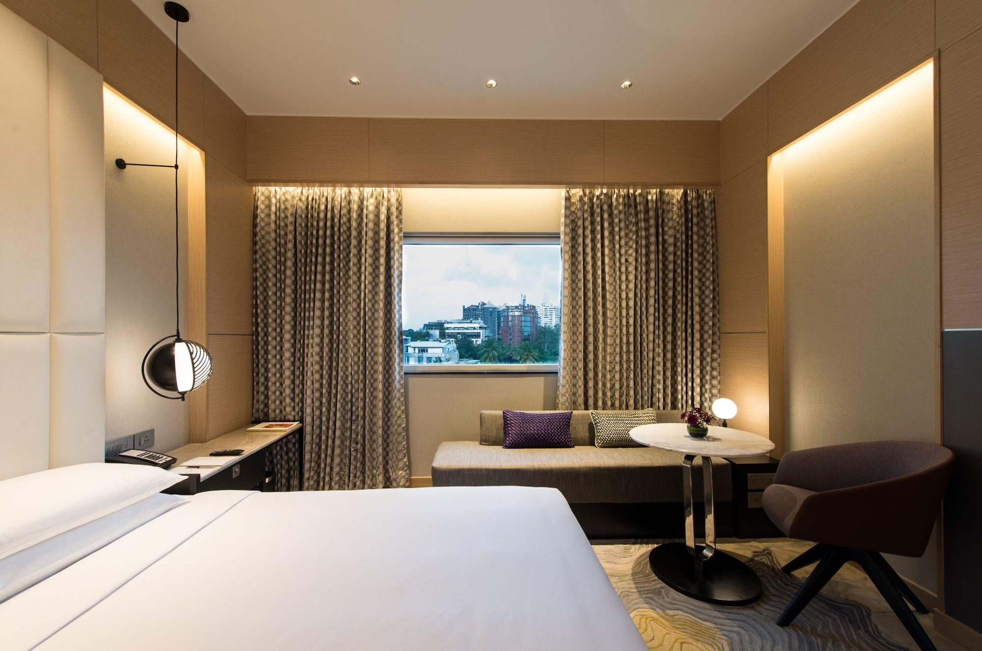 Vivanta Bengaluru Residency Road Extérieur photo