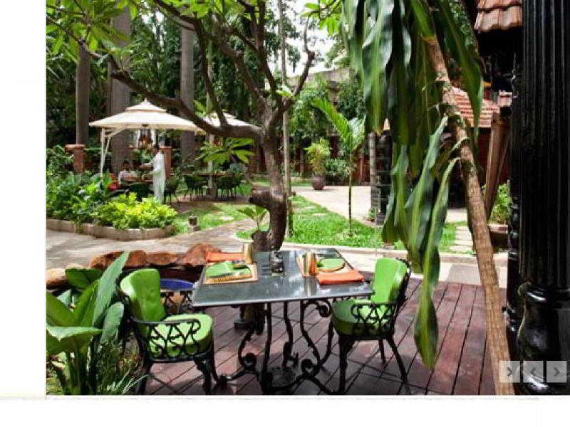 Vivanta Bengaluru Residency Road Extérieur photo