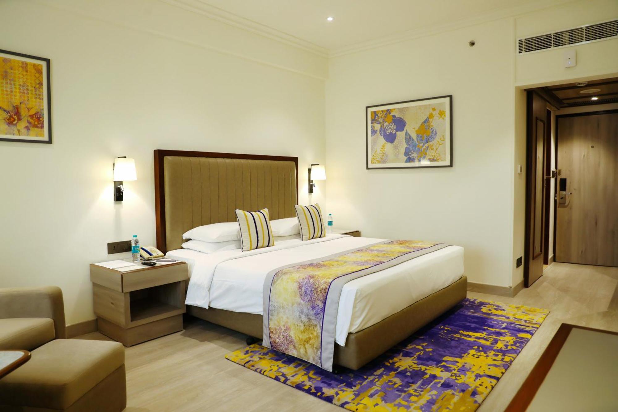 Vivanta Bengaluru Residency Road Extérieur photo