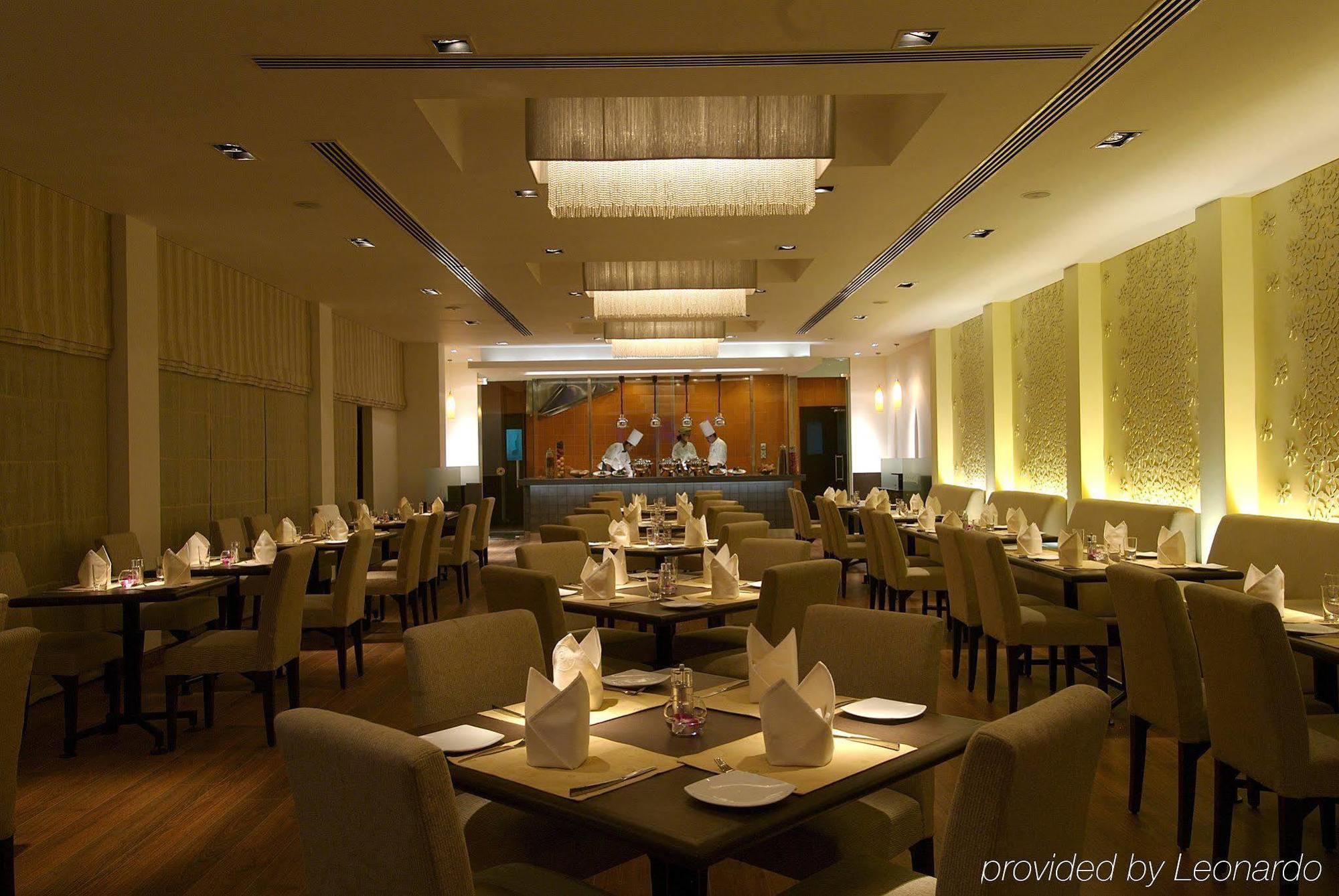 Vivanta Bengaluru Residency Road Restaurant photo